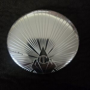 Charlotte Tilbury Hollywood SuperStar Glow Highlighter